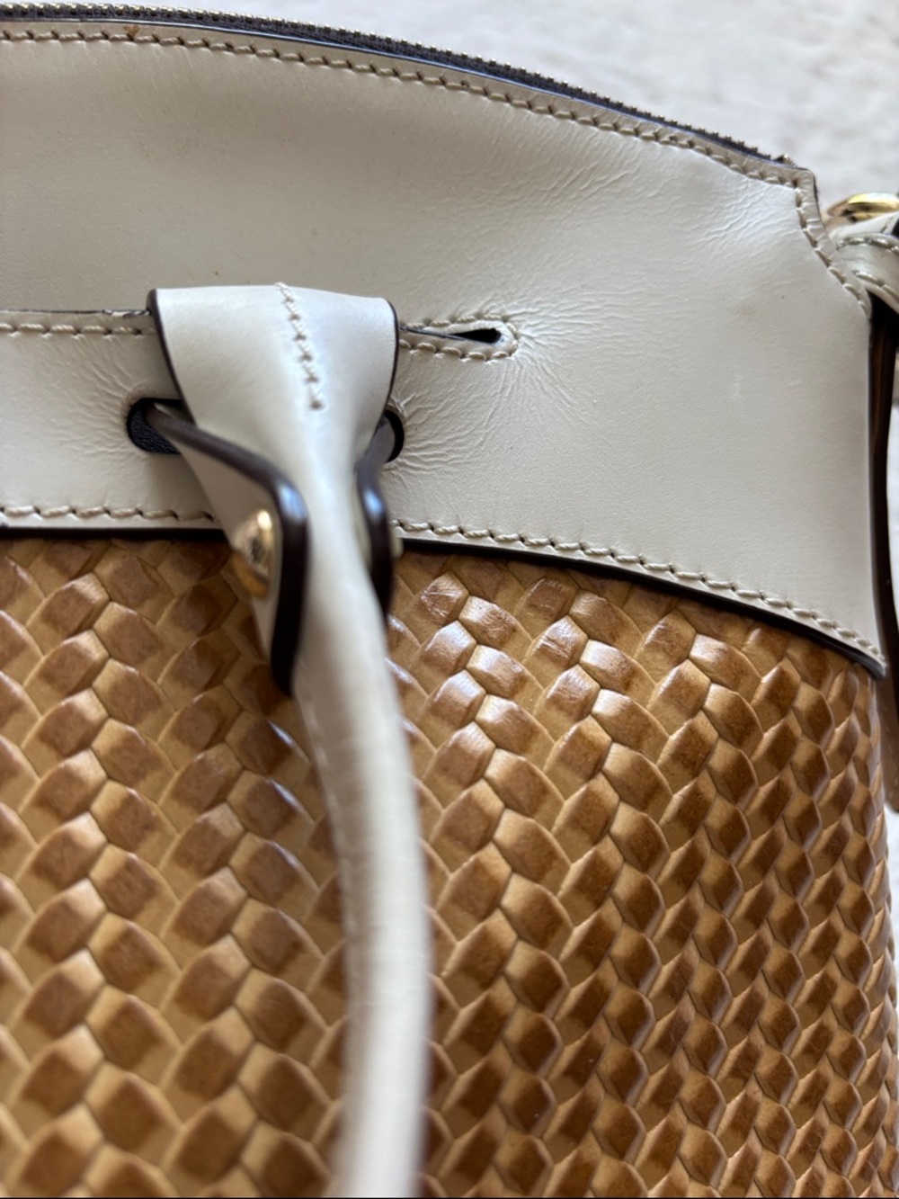 Dooney and Bourke Women’s Two-Tone Woven Satchel - Cream & Tan- great for Spring - Picture 13 of 13